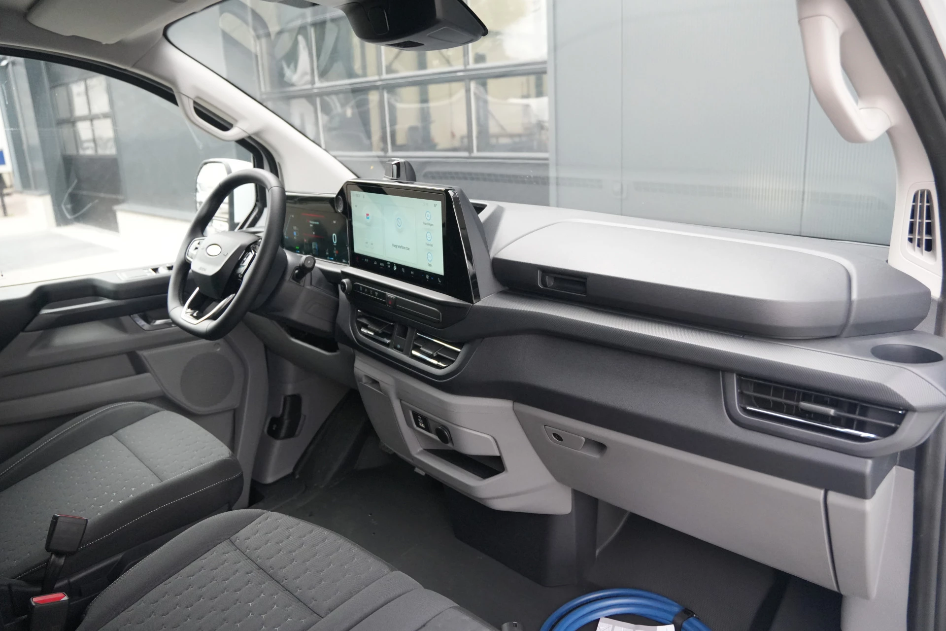 Ford E-Transit Custom 2026 - 320 L2H1 Limited 71 kWh 218pk - 2x Schuifdeur - Trekhaak - Camera - Carplay - Rijklaar obrázek 28