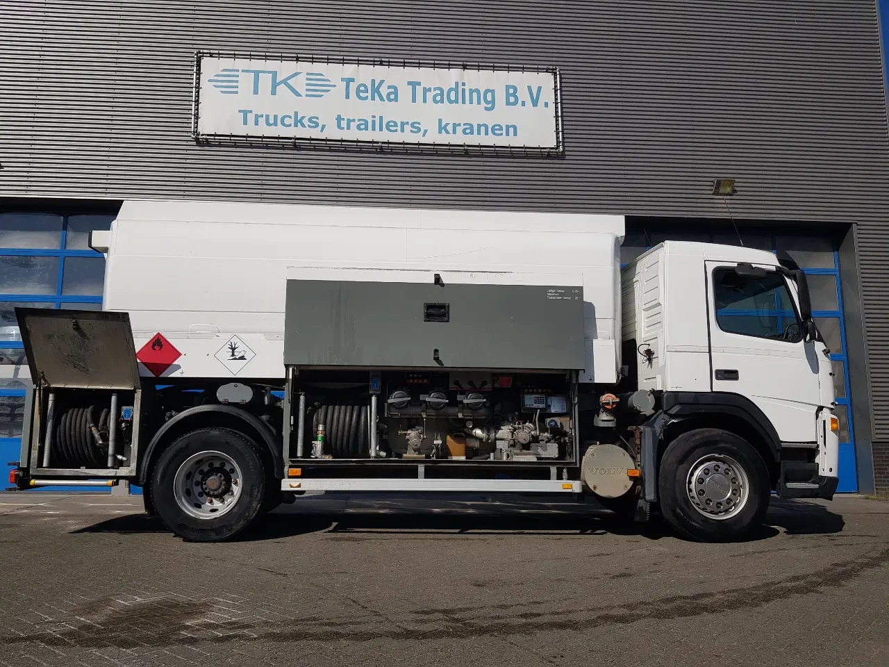 Volvo FM 9.340 2006 - Petrol, Diesel 17000 Ltr. 3 Compartementen image 8