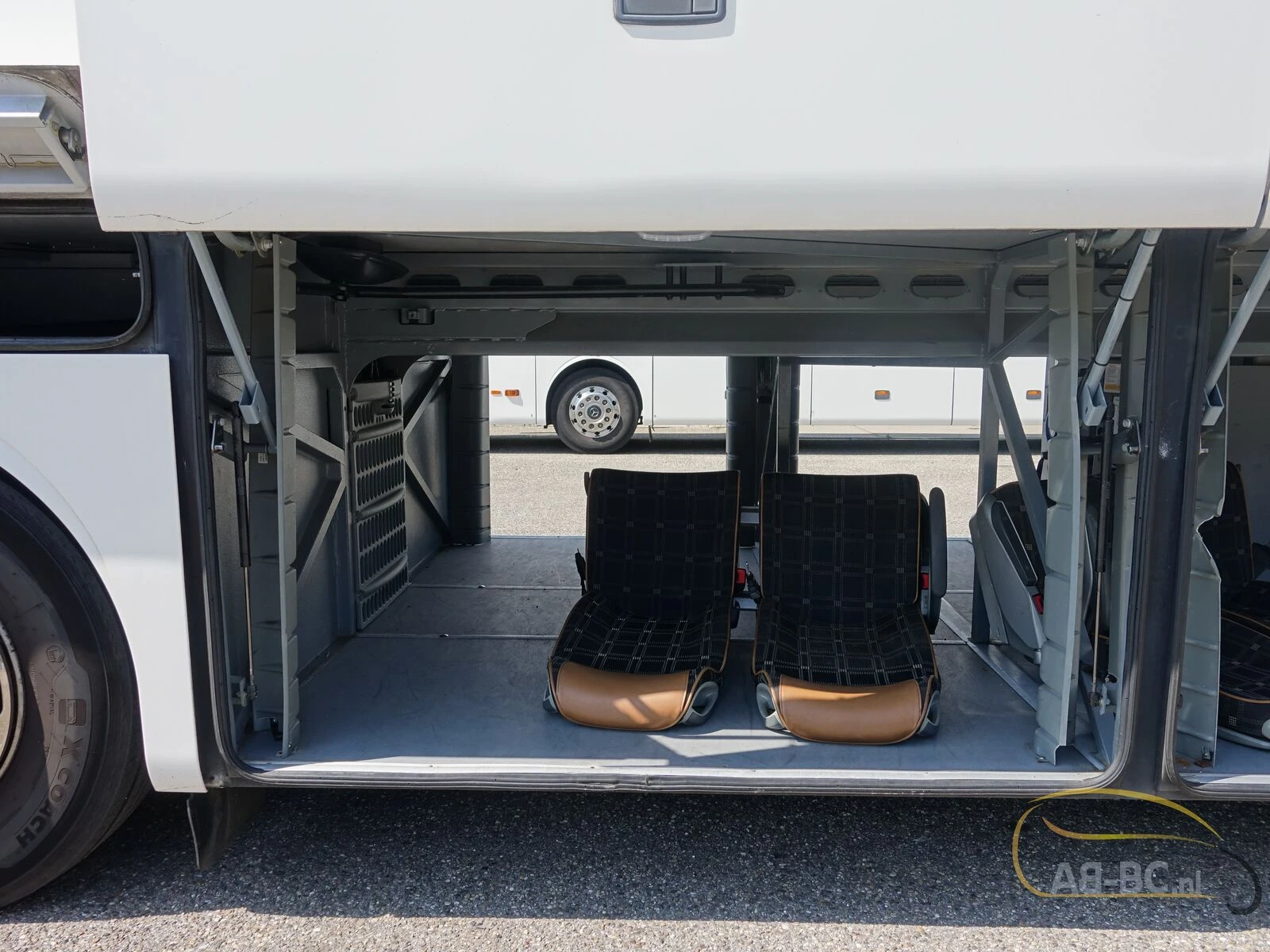 Mercedes-Benz Tourismo RHD-L, 62 Seats, Euro 6 2015 afbeelding 24