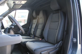 Renault Master 2024 - T35 2.0 dCi 170pk L2H2 Extra - 2x Schuifdeur - Navigatie - Blind Spot - Camera - Stoelverwarming - Verwarmde voorruit - Rijklaar immagine 9