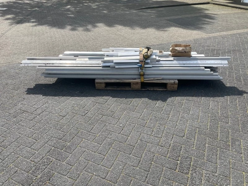 Schmitz Cargobull - COMBIBOX PARTS image 1