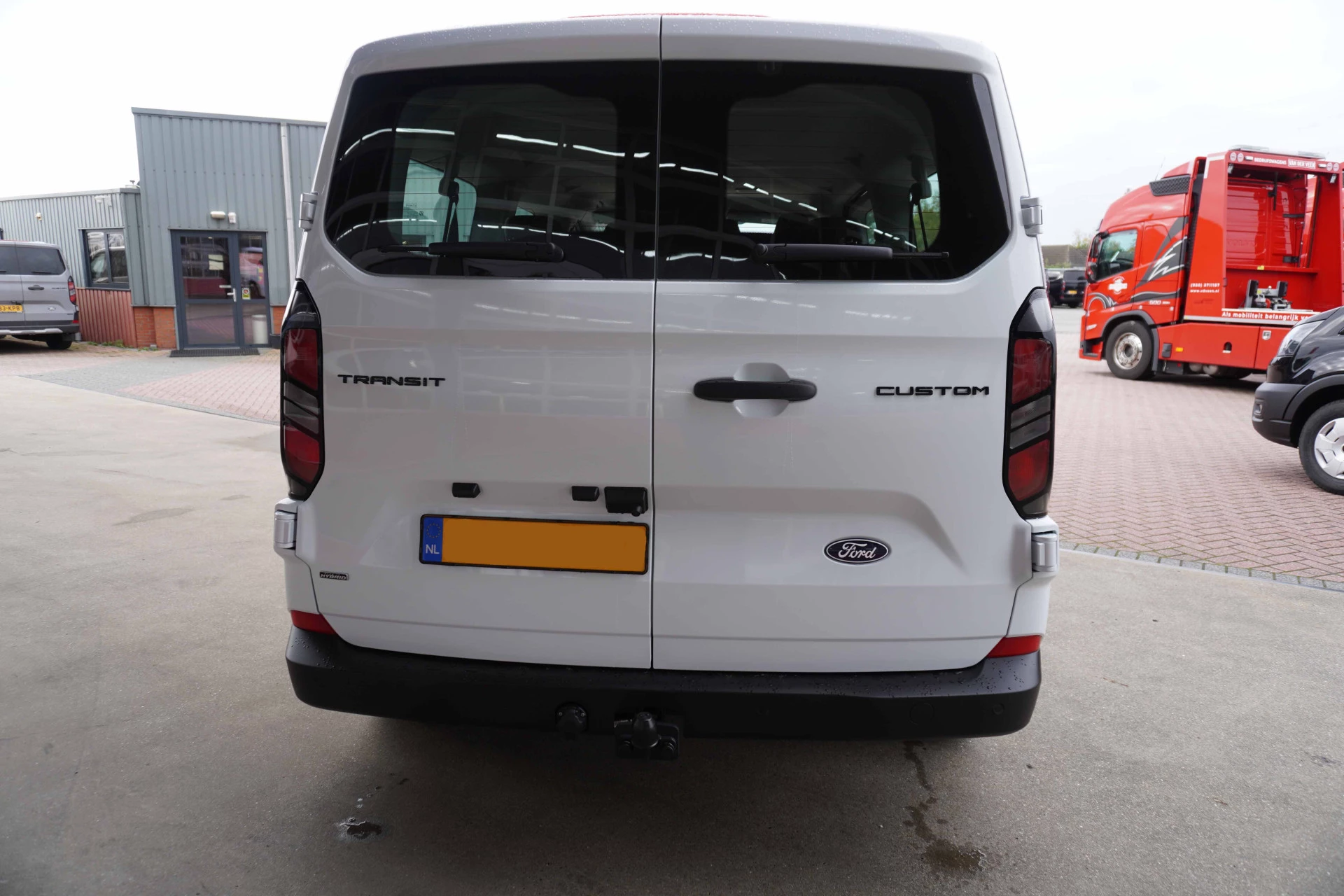 Ford Transit Custom 2026 - 340L 2.5 PHEV 233PK L2H1 Trend 9 Persoons PHEV Automaat obrázek 5