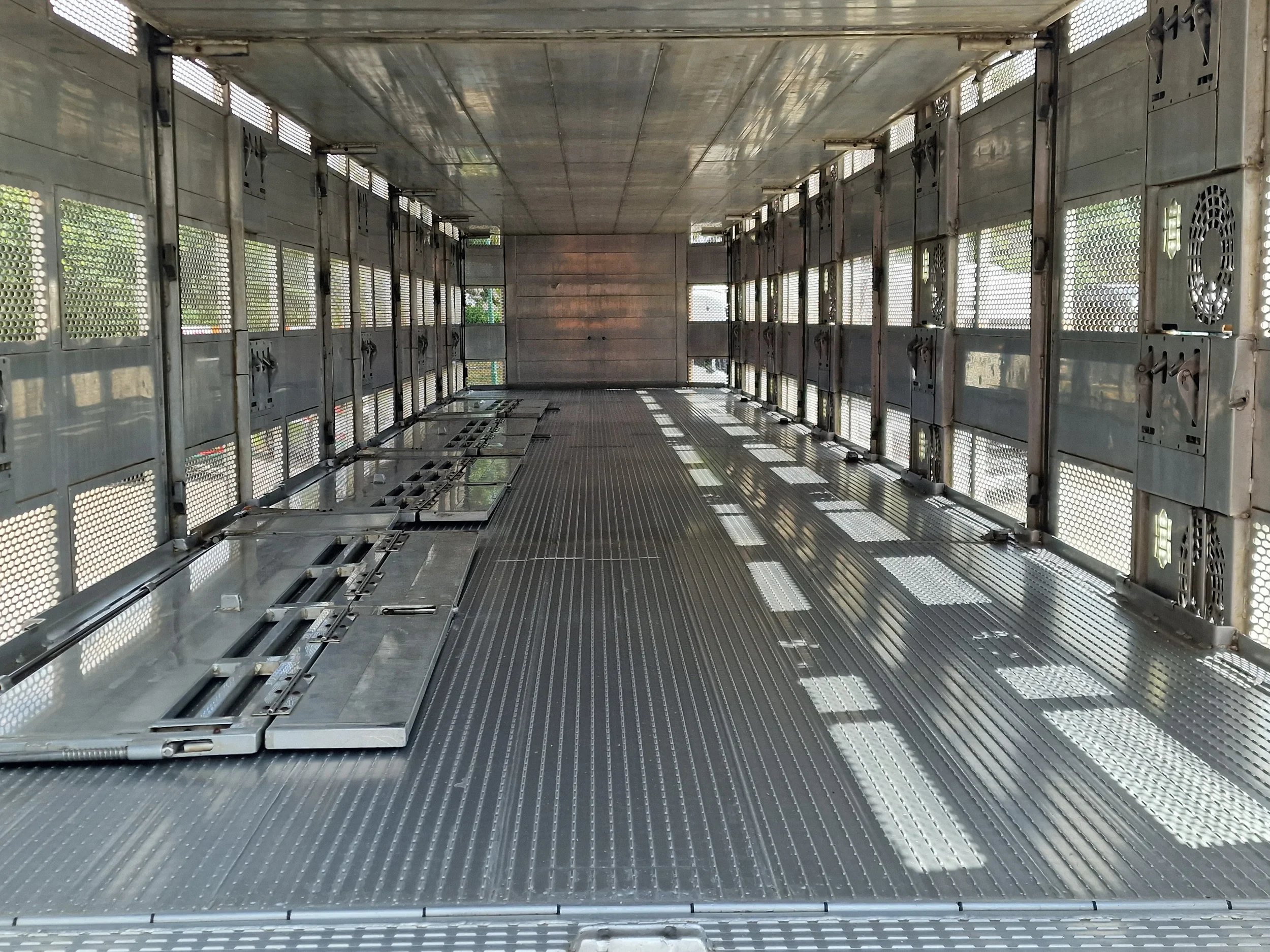 CUPPERS 2013 - 4 stock - new TUV - type 2 - lifting floors - lift / ramp afbeelding 33