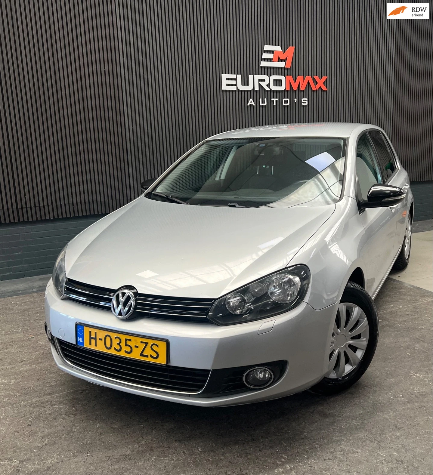 Volkswagen Golf 2011 - 1.2 TSI Highline BlueMotion 1e eigenaar - Nette auto! image 1