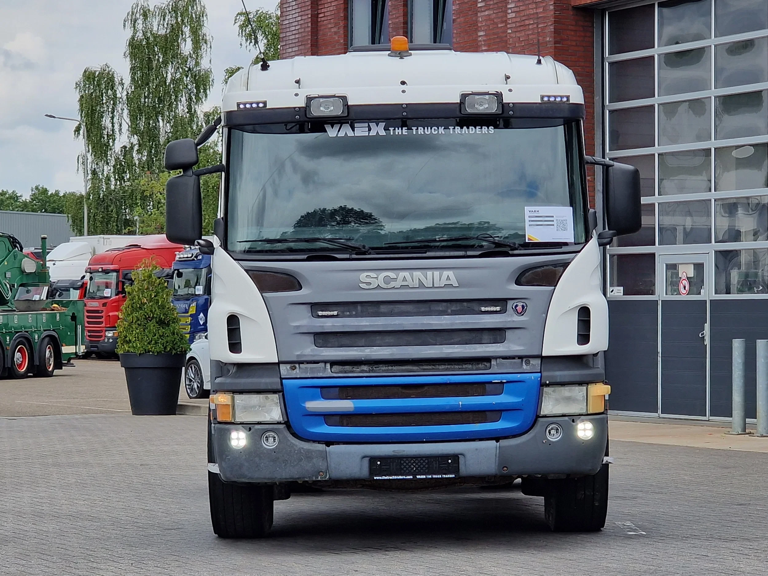 Scania P 2005 - P410 EURO3 - steal / air - manual gearbox - hydraulic afbeelding 2