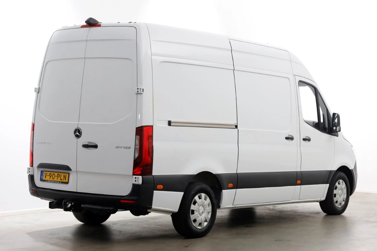 Mercedes-Benz Sprinter 2021 - 317 CDI 170pk RWD L2H2 LED/Airco/Camera 05-2021 Bild 2