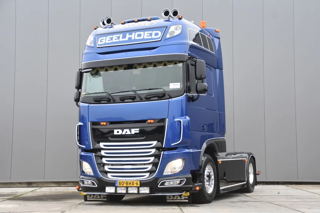 DAF XF 460 2017 - SSC 4x2 - ADR FL - NEW TACHO - RETARDER - PARK. AIRCO - SPECIAL INTERIOR - TV - ALCOA'S - TOP CONDITION - afbeelding 1