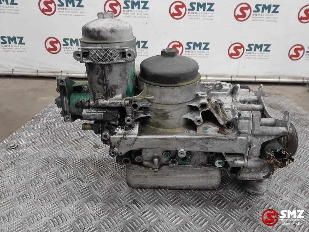 Volvo - Occ oliefilterhuis met waterpomp D7E Volvo afbeelding 1