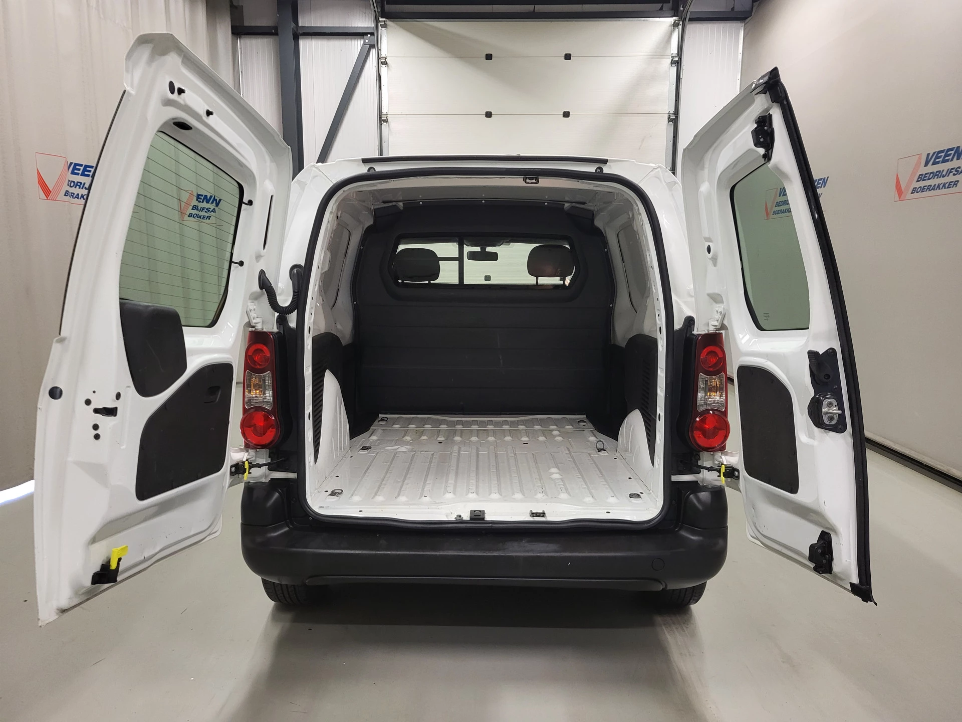Peugeot Partner 2018 - 1.6BlueHDi 75pk Euro 6! image 6