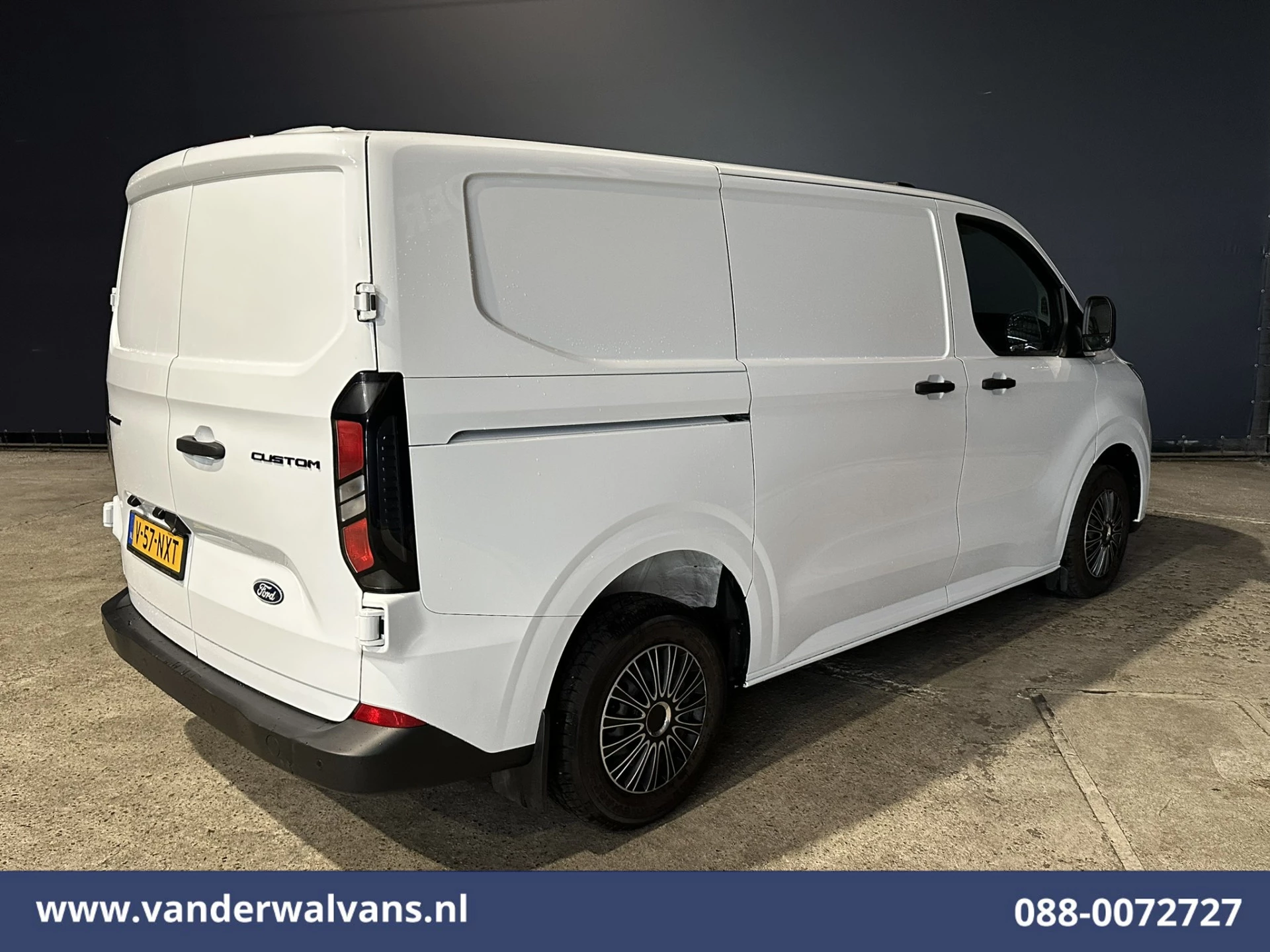 Ford Transit Custom 2024 - 2.0 TDCI 111pk L1H1 Euro6 Airco | Camera | LED | Apple Carplay | Cruisecontrol zdjęcie 10