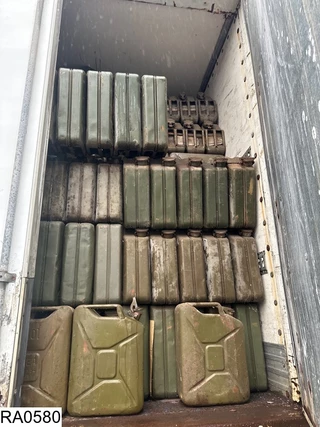 Fruehauf N/A 1999 - gesloten bak Estimated 3000 Jerrycans obrazek 5