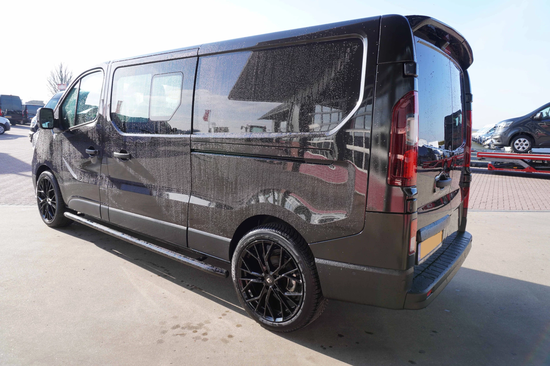 Renault Trafic 2024 - 2.0 Bleu dCi 170PK L2H1 Red Edition DubbelCabine Automaat 20"LM velgen Bild 7
