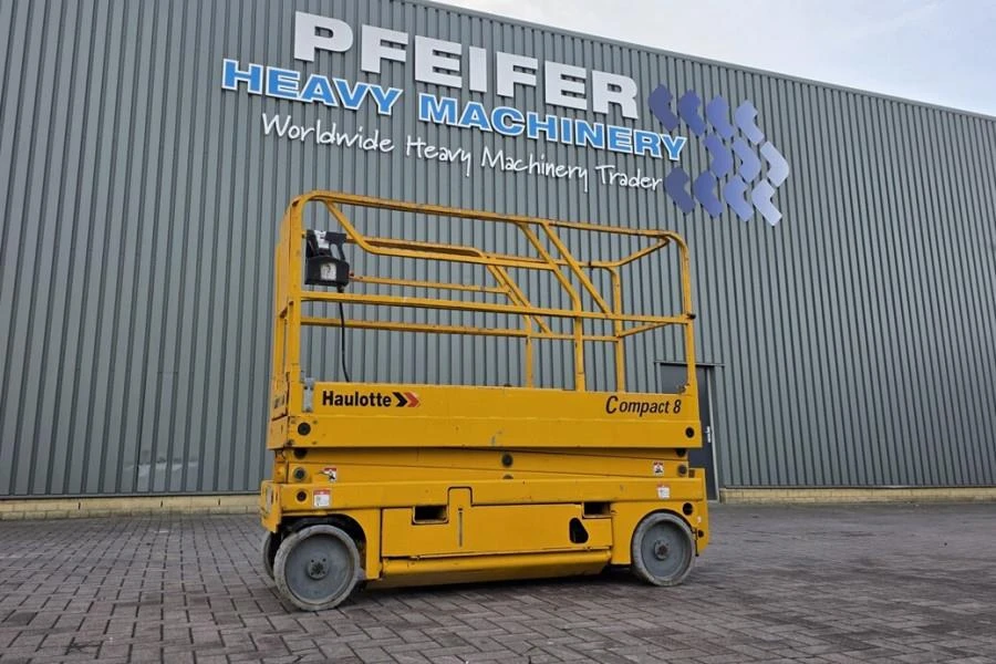 Haulotte 2011 - Compact 8 As-Is, Electric, 8.2m Working Height, 35 immagine 1