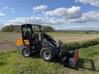 Giant G2700 HD+ minishovel / kniklader NIEUW 2026 afbeelding 1 miniatuur