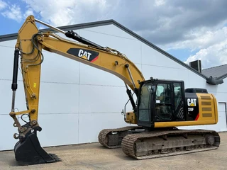 Cat 2017 - 320FL - New Bucket / Hammer Lines / Camera image 2 thumbnail