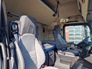 Mercedes-Benz Actros 2025 - 2548 6x2/4 Procabin GigaSpace - NEW - Night clima - PTO - ACC - Sliding 5th wheel obrazek 13