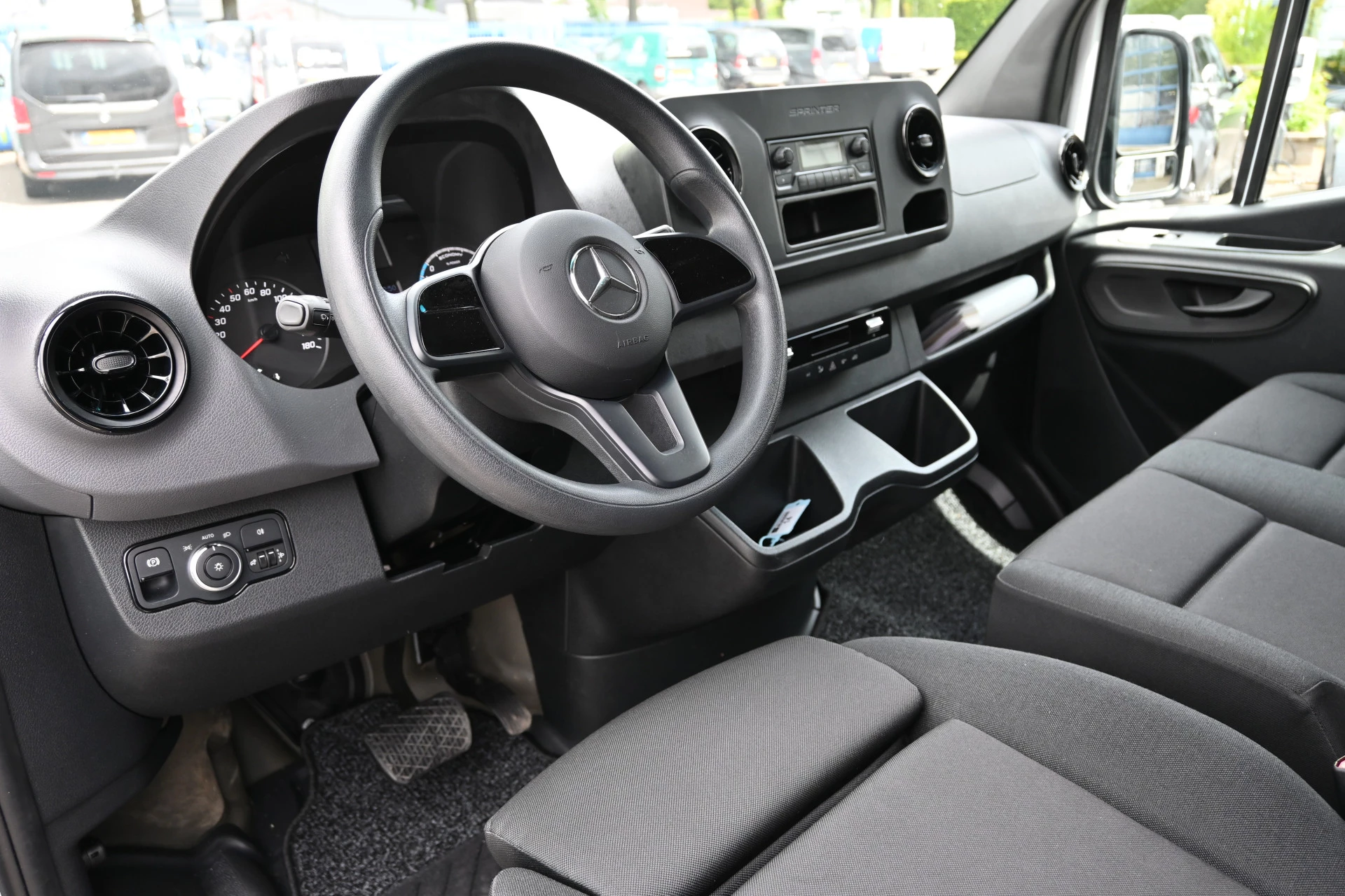 Mercedes-Benz eSprinter 2023 - 312 L2H2 FWD 56 kWh obrázek 4