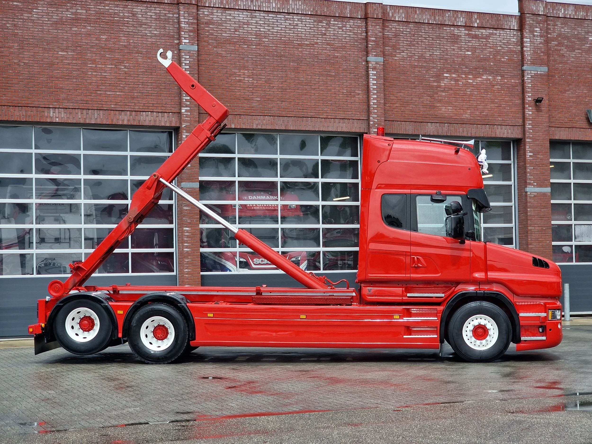 Scania T 2016 - T520 V8 6x2 - AJK Hooklift - New BUFFL interior - Retarder - Full air - Show truck Bild 18
