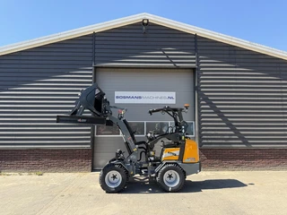 Giant G1500 L X-tra minishovel NIEUW €540 LEASE 2026 afbeelding 2 miniatuur
