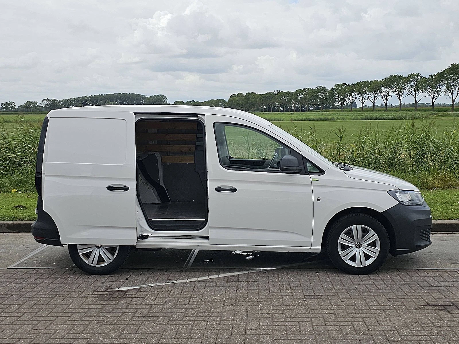 Volkswagen Caddy 2021 - 2.0 изображение 11