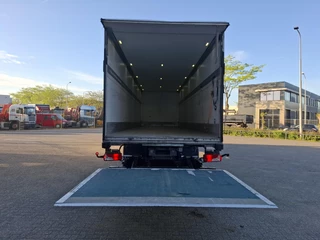 Scania P 2017 - P320 / HYBRIDE / ONLY:294233 KM / LIFT+LENKACHSE / SCHMITZ ISOLATED BOX / PLATFORM / LWDS / NAVI / XENON / AUTOMATIC / EURO-6 / 2017 image 5