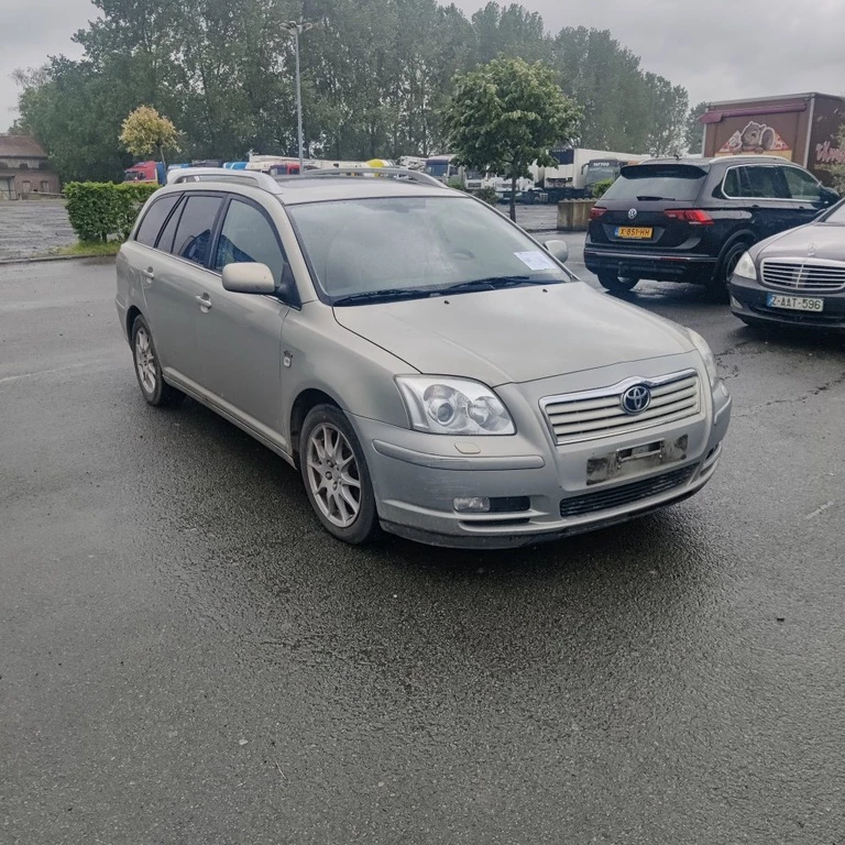 Toyota Avensis 2004 Bild 2
