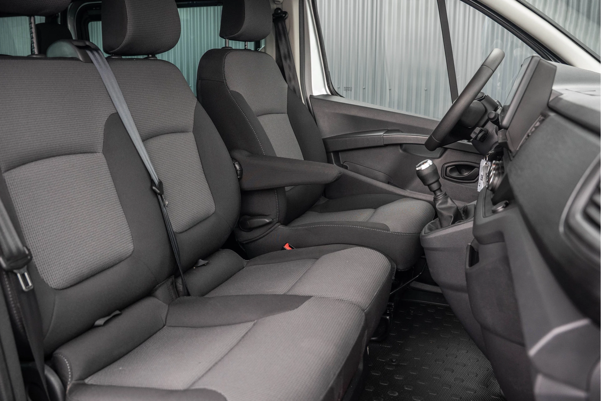 Renault Trafic 2024 - Blue dCi 150PK | L2H1 | 9-Zits | IN BPM/BTW | LED | Canera | Navi | Zijschuifdeur R+L | Cruise | Airco | PDC | Euro 6 obrázek 14