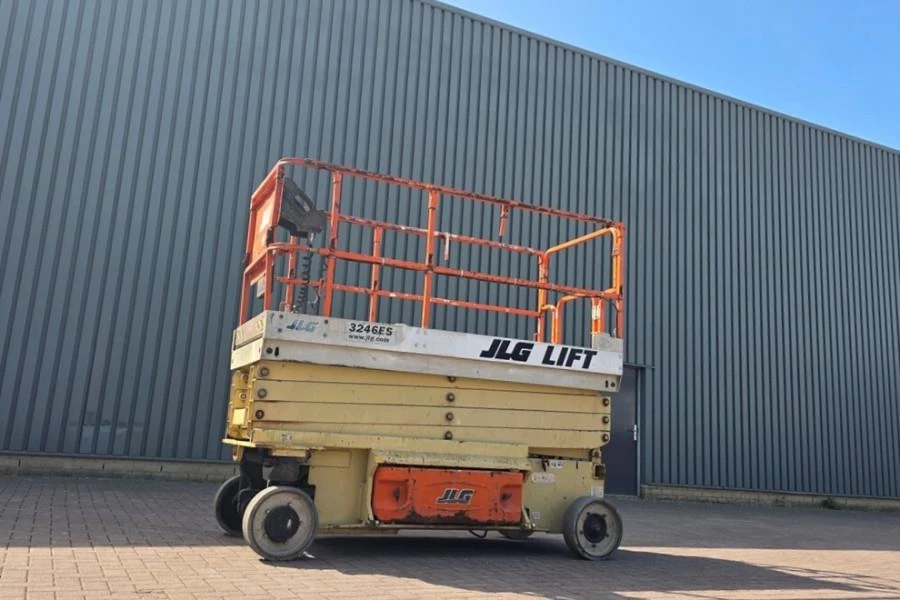 JLG 2011 - 3246ES Electric, 11.7m Working Height, 320kg Capac image 1