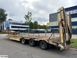 Louault 2007 - Lowbed 34,000 kg, Steering axle, Hydraulic, Winch image 3 thumbnail
