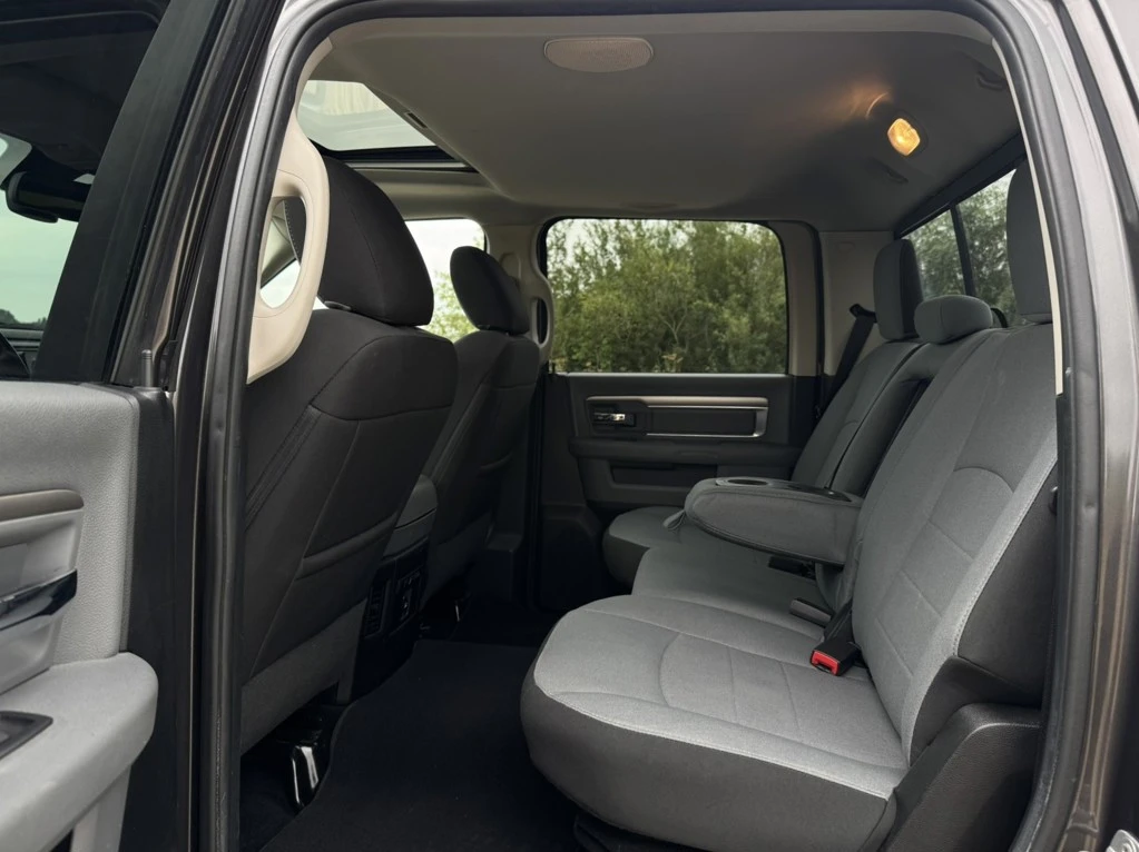 Dodge Ram 1500 2014 - SLT 3.6L, EXTREEM LAGE BIJTELLING, ORIG NED, ZEER NETTE STAAT afbeelding 9