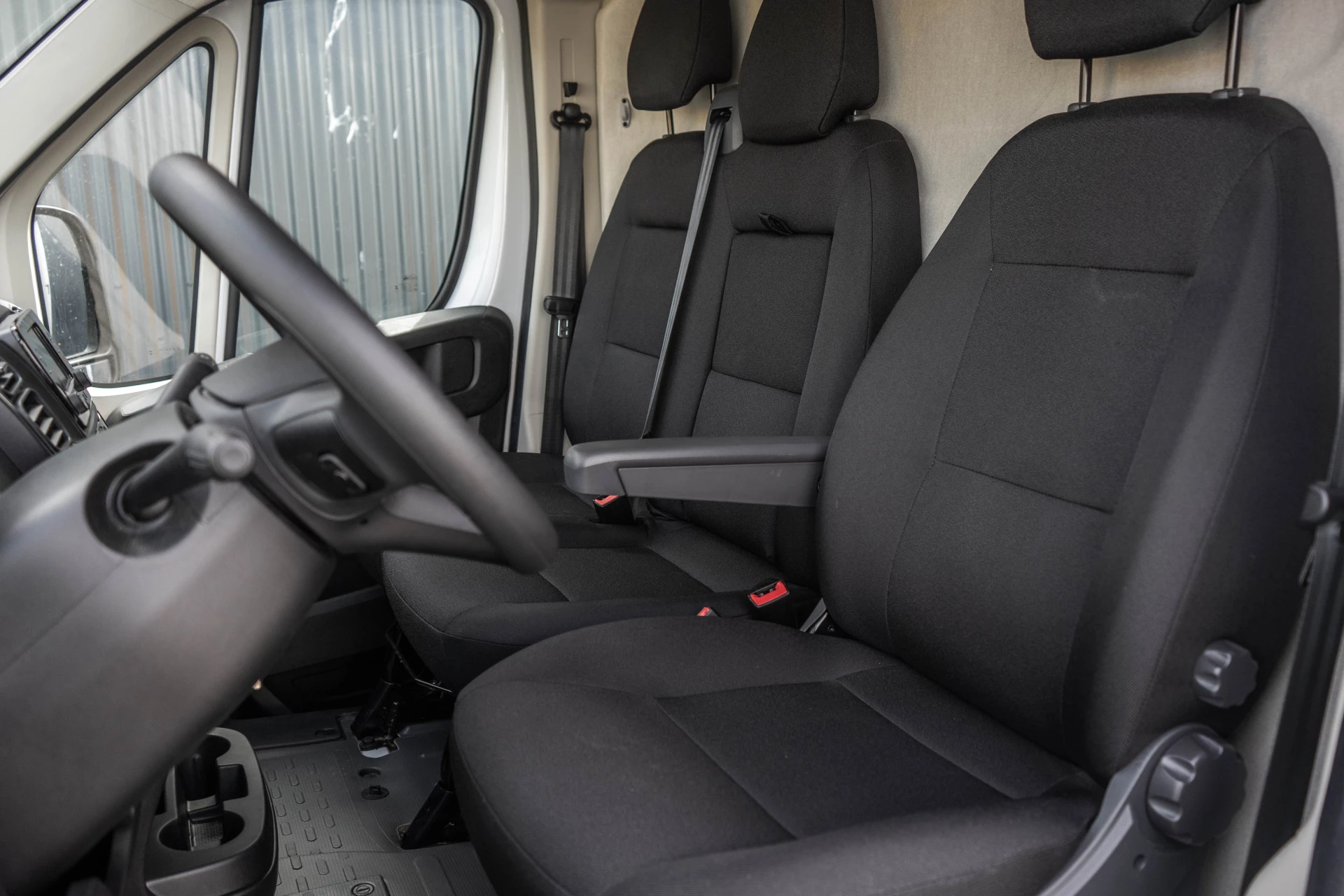 Citroën Jumper 2024 - 2.2 BlueHDi L4H3 | Nieuwstaat | 140 PK | Camera | Cruise | Airco | Lane Assist obrázek 12