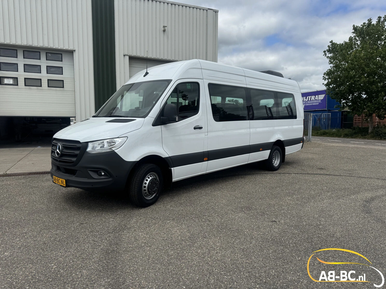 Mercedes-Benz Sprinter 2026 - Transfer 45, 23 Seats, Euro 6 image 11