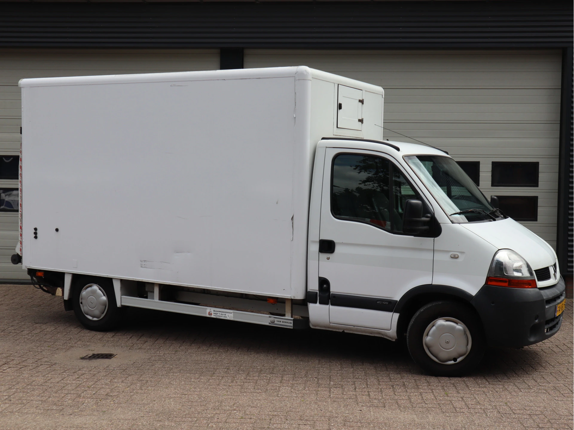 Renault Master 2006 - T35 2.5dCi Euro 4 - Koffer + LBW - Bakwagen Laadklep afbeelding 5