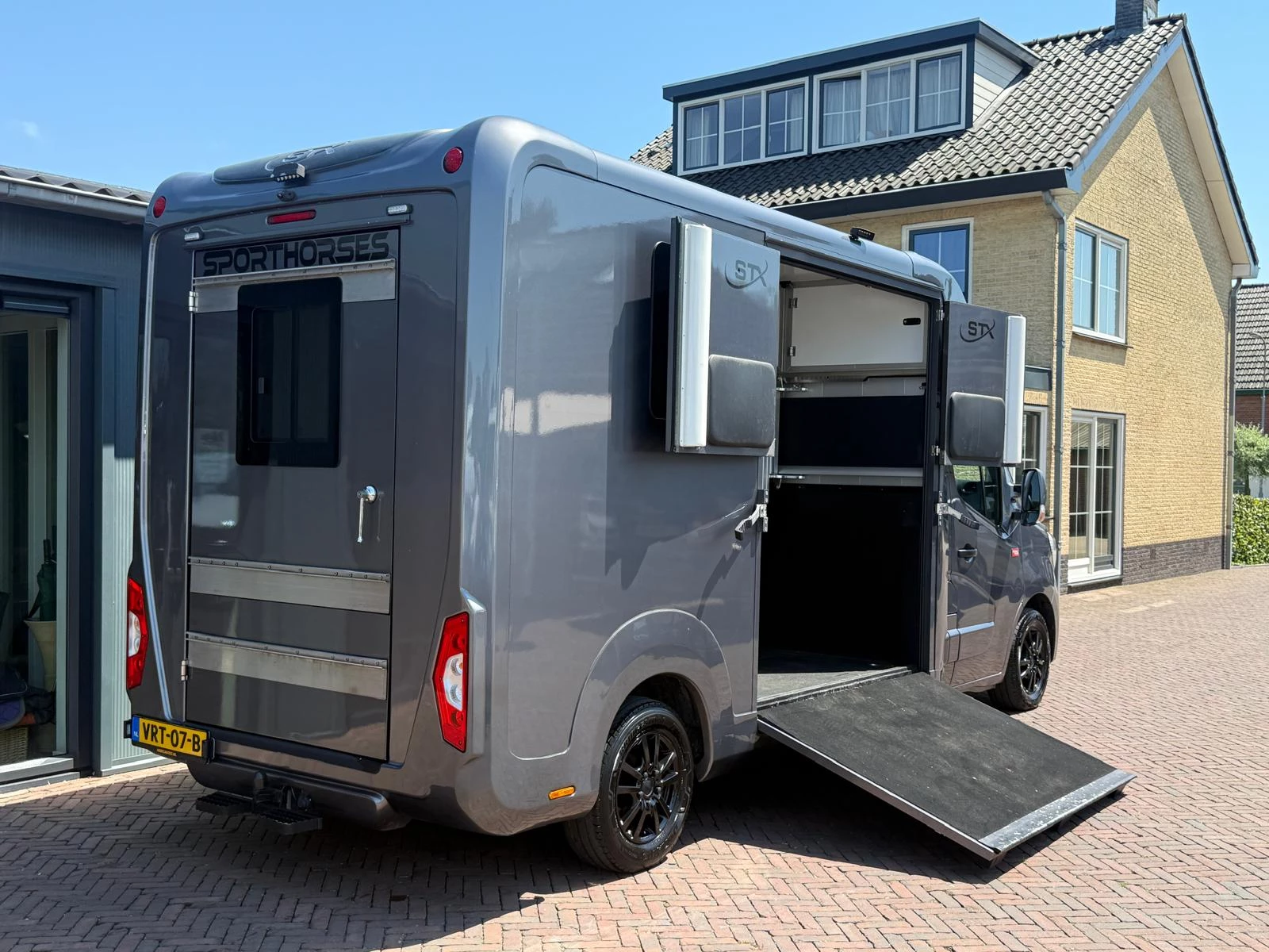 Renault Master 2021 - STX S3 Paardenwagen Hengsten uitvoering Automaat N1 image 3