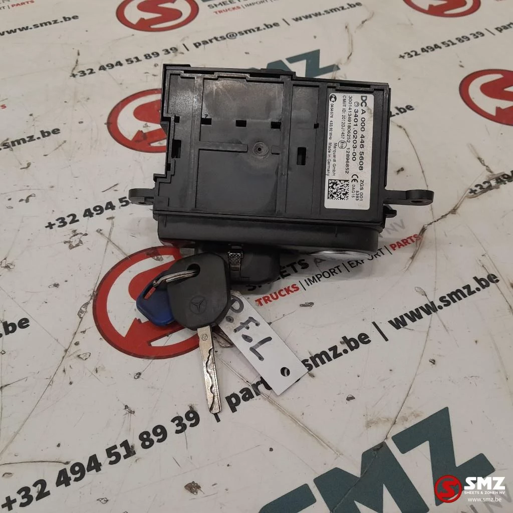 Mercedes-Benz 2015 - Occ contactslot Mercedes afbeelding 2
