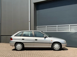 Opel Astra 1998 - 1.6i Edition bj.1998 Invalide aanp|Apk 6-2027. afbeelding 6