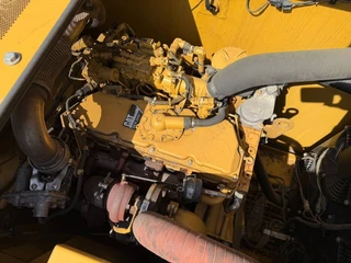 Cat 2019 - 320 07B image 2 thumbnail