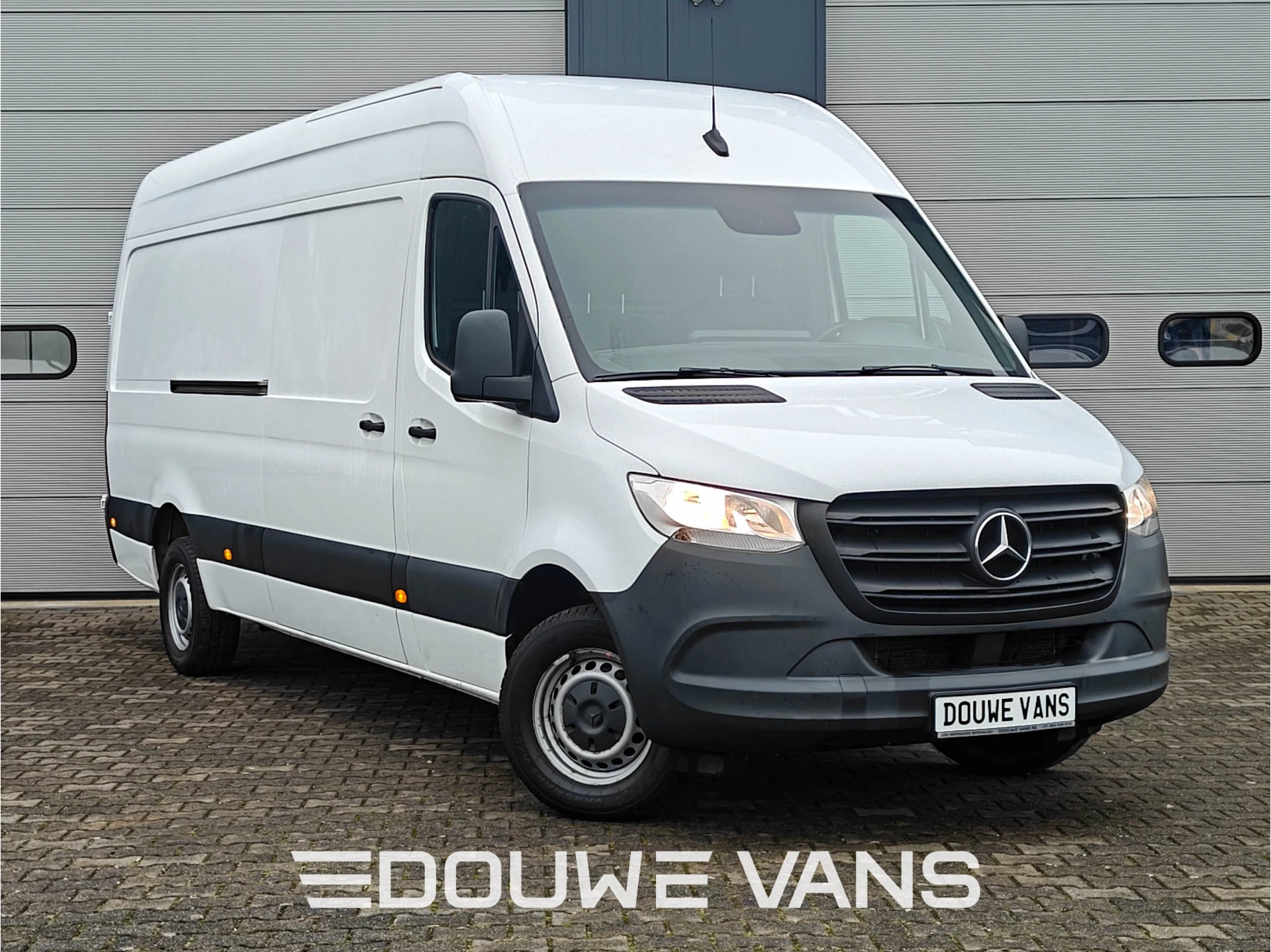 Mercedes-Benz Sprinter 2021 - 317 L3 H2 Automaat 3500kg Trekhaak MBUX Camera image 1