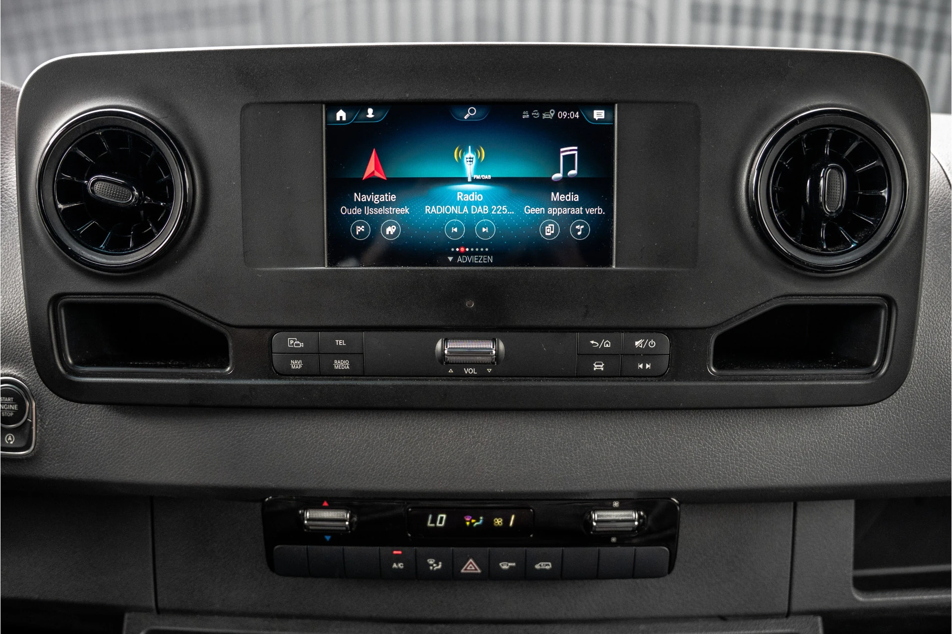 Mercedes-Benz Sprinter 2023 - 315 CDI RWD L3H2 | ZGAN | Automaat | 1e Eigenaar | Camera | Carplay | Cruise | Mbux | Climatronic Bild 22
