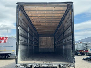 Schmitz Cargobull 2018 - Schuifzeil met Borden / Disc-Brakes / Huckepack / Code XL / Apk! afbeelding 3 miniatuur