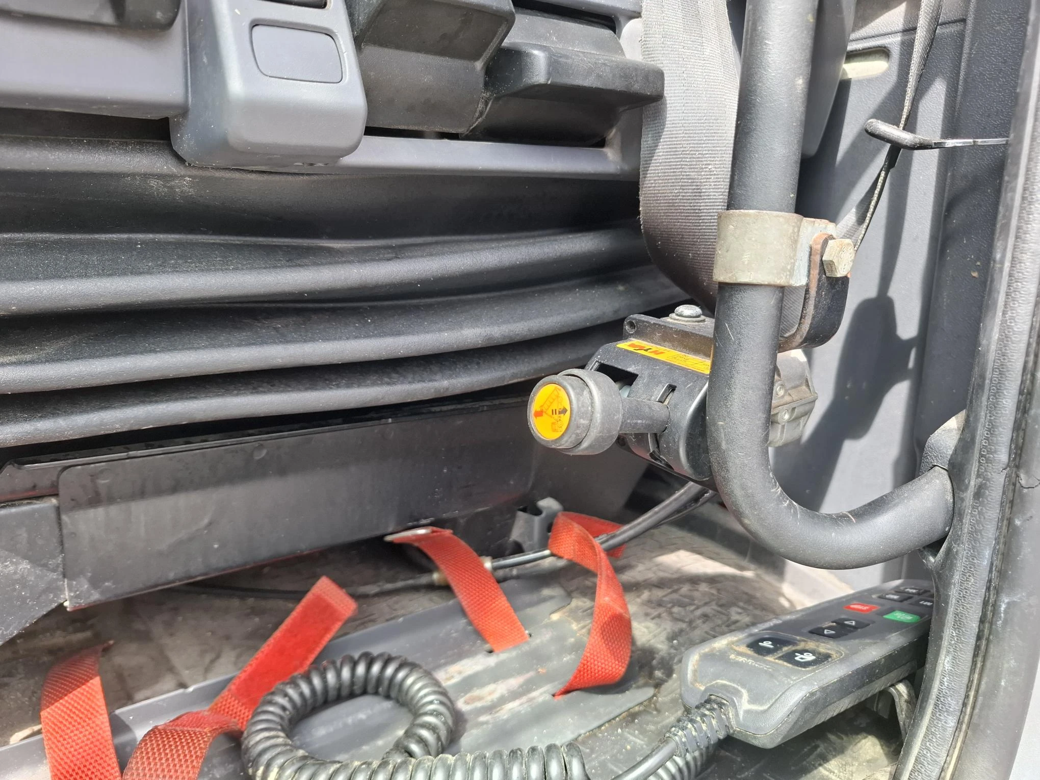 Scania G - G490 / RETARDER / HYDRAULICS / TUV:15-10-2026 / ALCOA / XENON / FULL-AIR / AUTOMATIC / EURO-6 / 2014 Bild 29