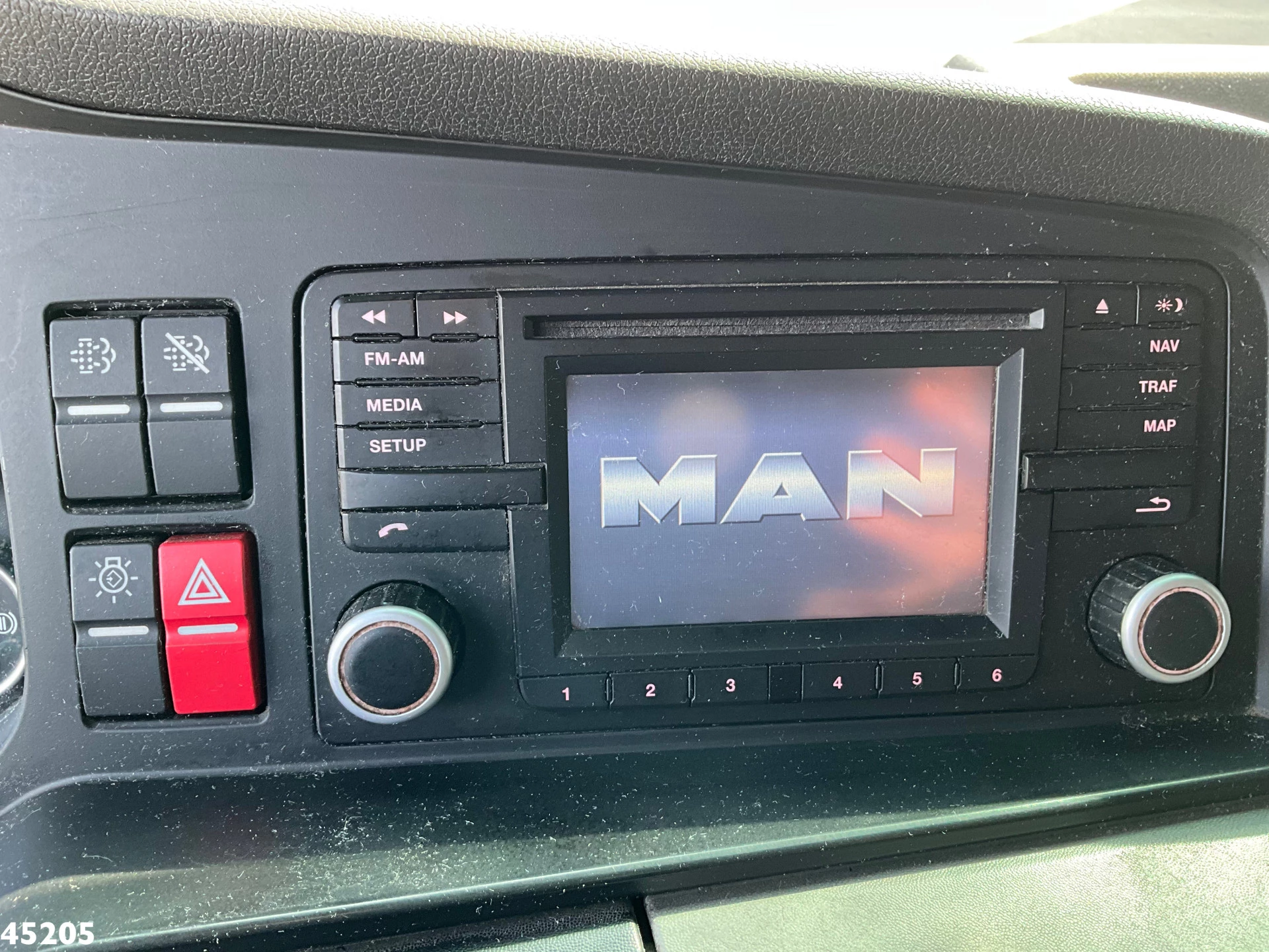 MAN TGX 2015 - 35.440 Euro 6 8x4 26 Ton haakarmsysteem Bild 11