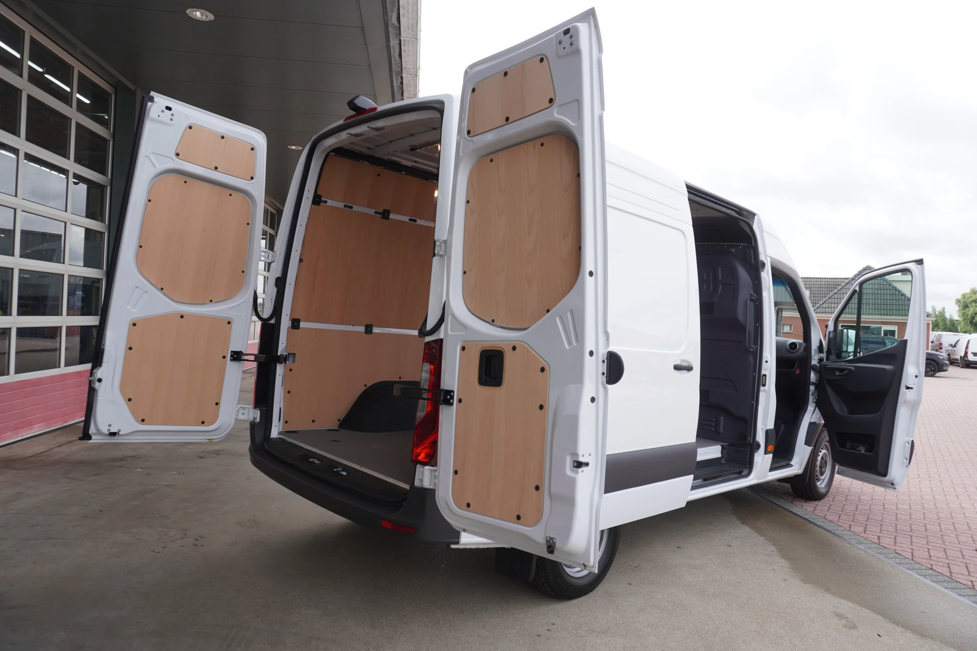 Mercedes-Benz Sprinter 2024 - 319 CDI 191PK L2H2 RWD Pro Automaat obrázek 5