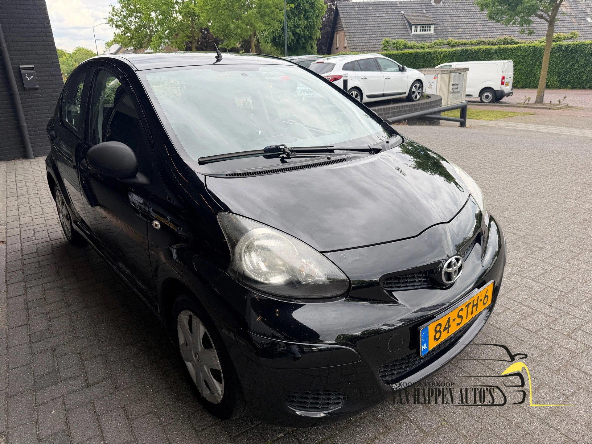Toyota Aygo 2011 - 1.0-12V Now Bild 5