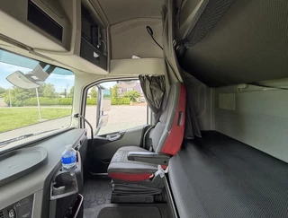 Volvo FH 2016 - 13.460 EURO 6 ONLY 766.000 KM FULL SPOILER 2X TANKS HOLLAND-TRUCK imagen 8