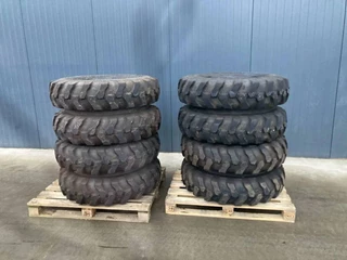 Apollo N/A 2026 - 1000 x 20 Set / 10.00 x 20: 4x2 Tyres immagine 1