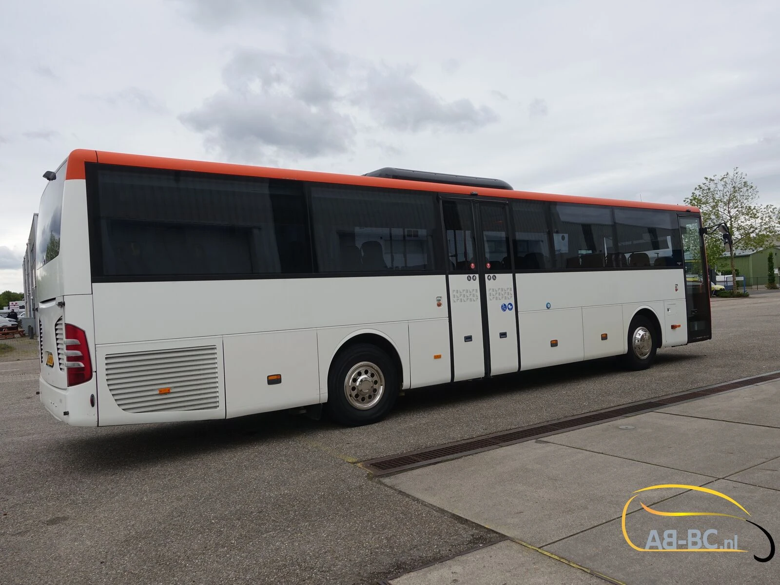 Mercedes-Benz Intouro 49 Seats Liftbus EURO 6 2016 image 5