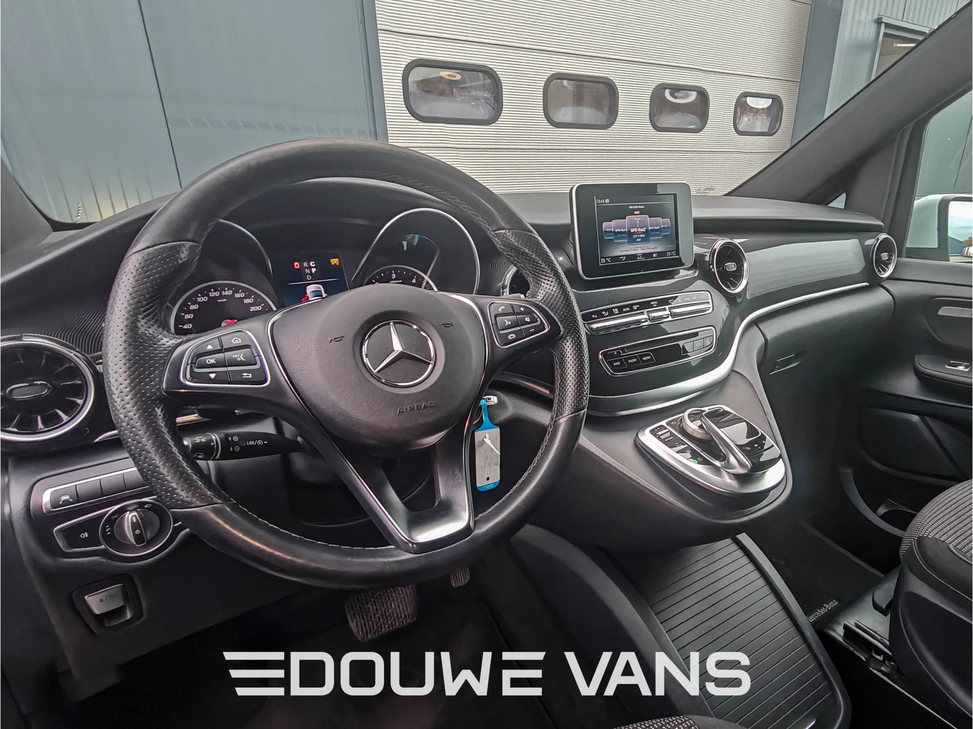 Mercedes-Benz V-Class 2019 - V220 L2 Edition Trekhaak LED Enkel Cabine Bild 13