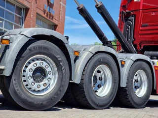 MAN TGX 2018 - 35.500 8x4*4 - Hyva Hooklift - Custom interior - Steering axle rear - Euro 6 image 37