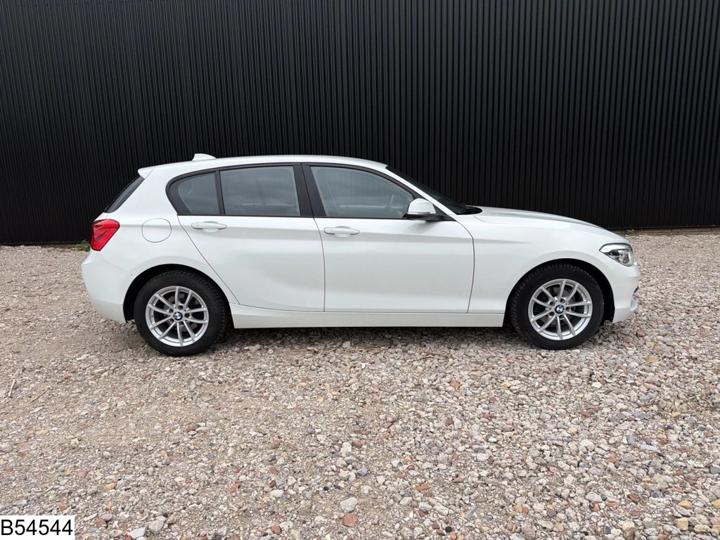 BMW 1 Series 2018 - 116 D zdjęcie 14